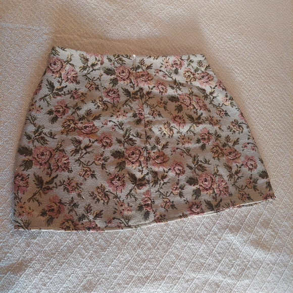 SHEIN Pink Floral Mini Skirt - Picture 4 of 7